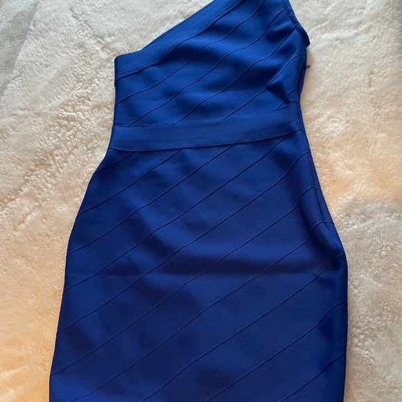 One shoulder bandage dress mew without tags - Picture 6 of 7